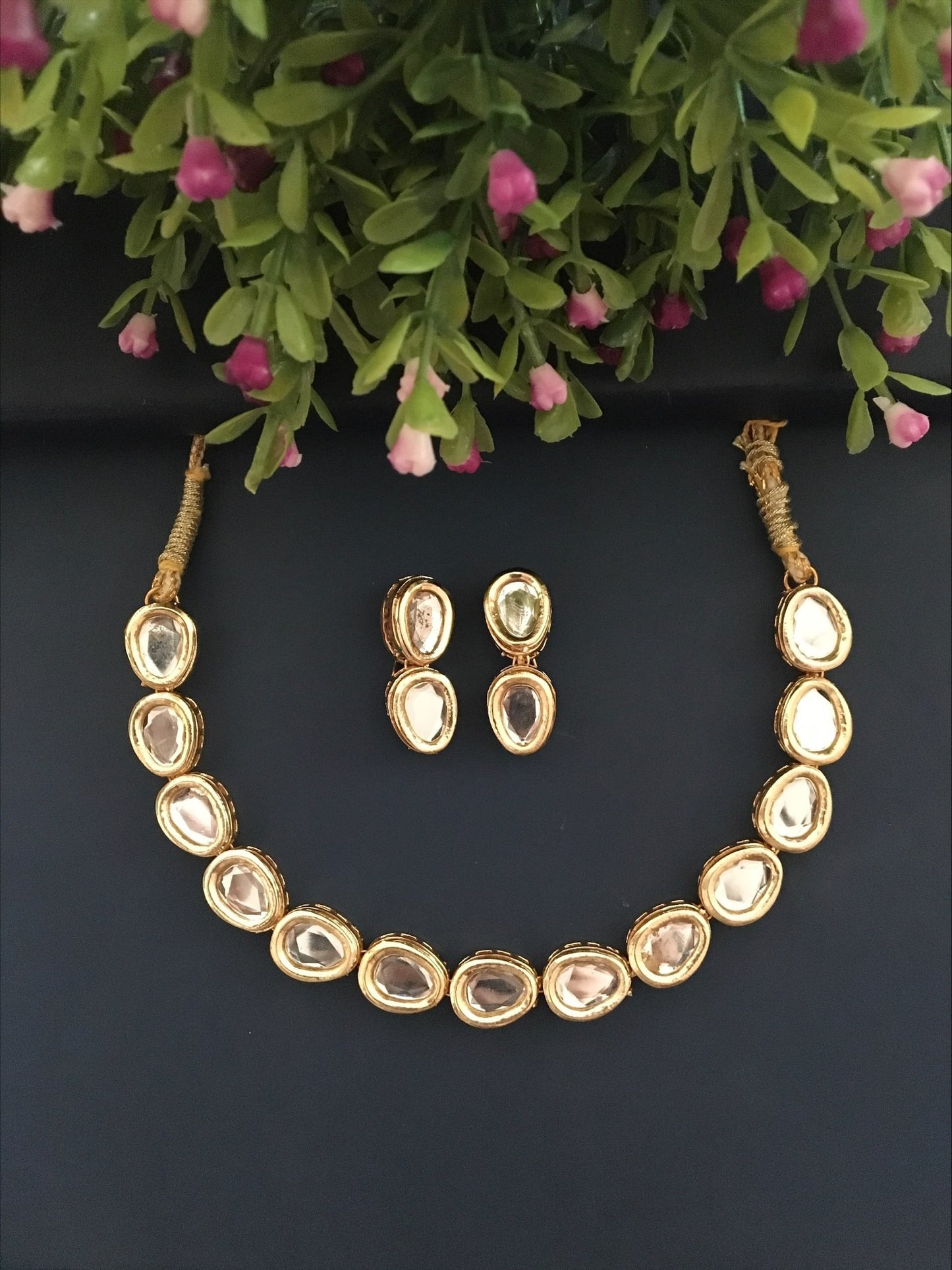 Single Line Victorian Kundan Necklace Set