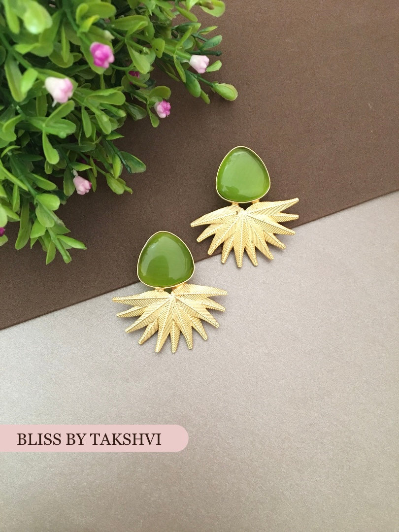 Zigyasa Golden Textured Pine Stud Earring