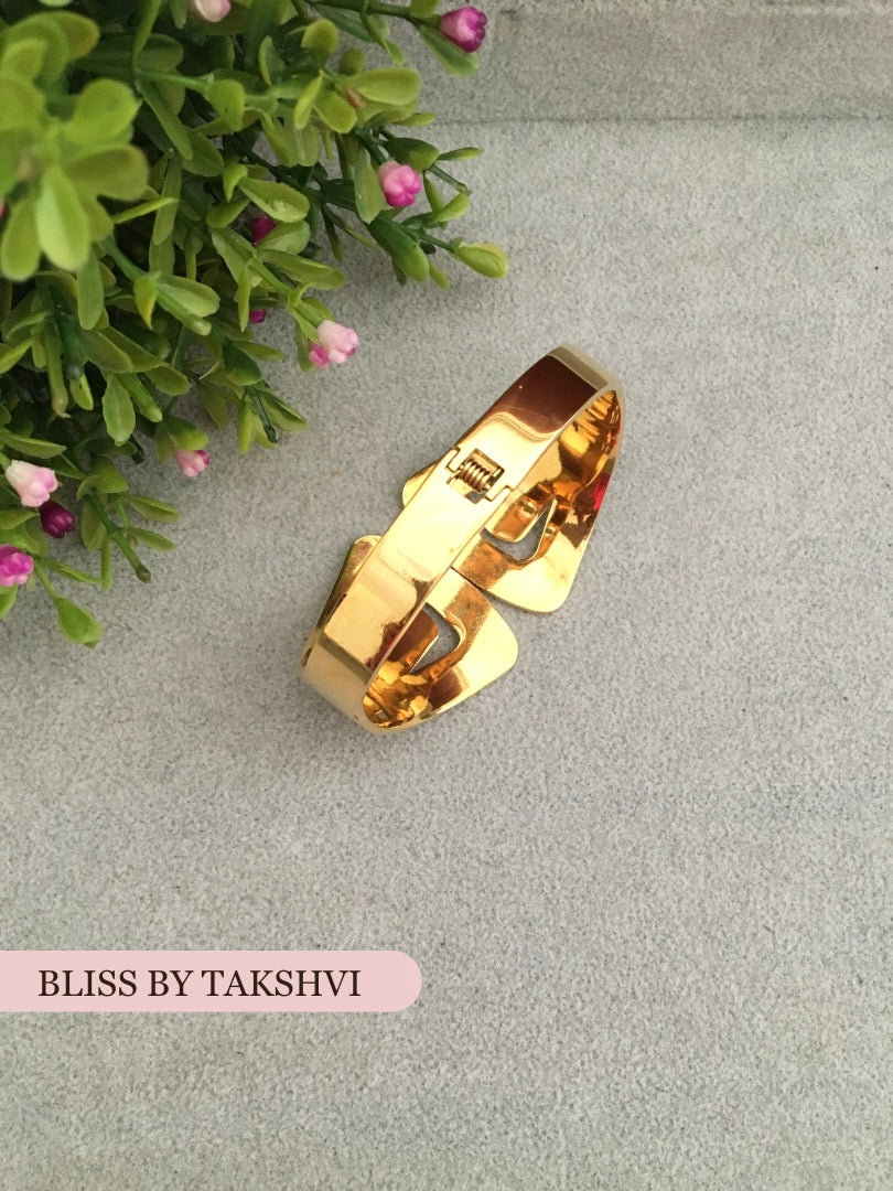 Golden Textured Openable Antitarnish Cuff Bracelet