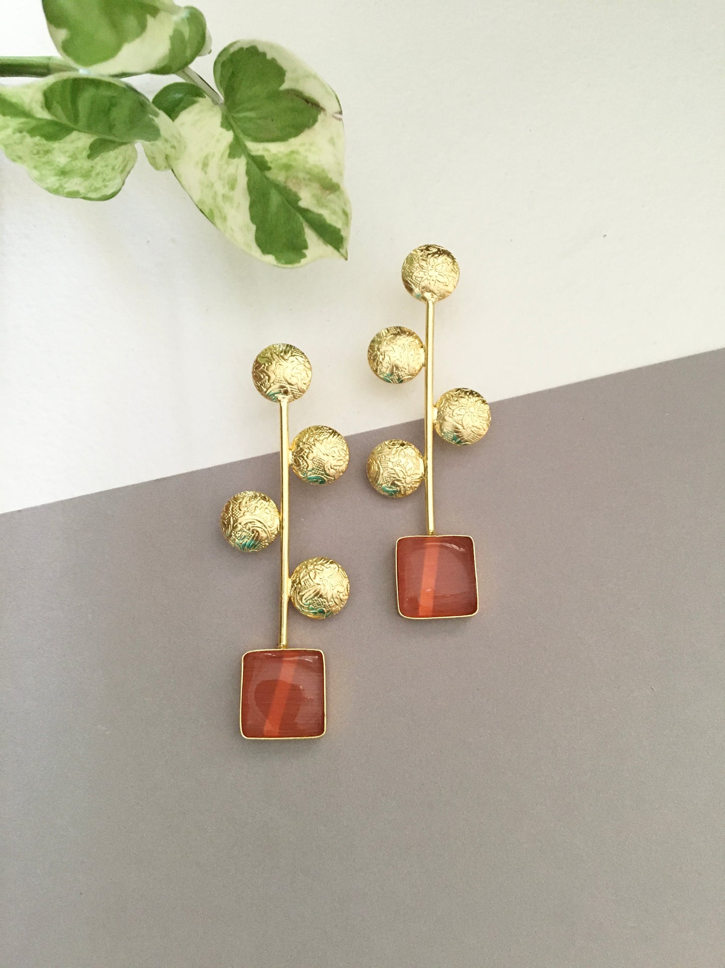 Long Drop Monalisa Stone Earring