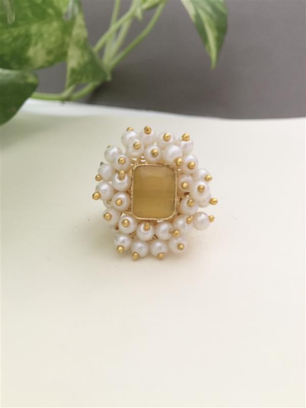 Cut Stone Cluster Pearl Finger Ring