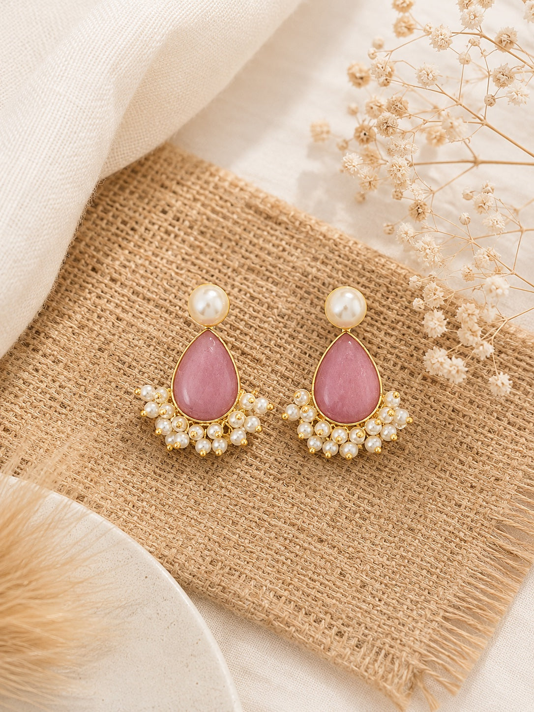Dewlight Stud Earrings