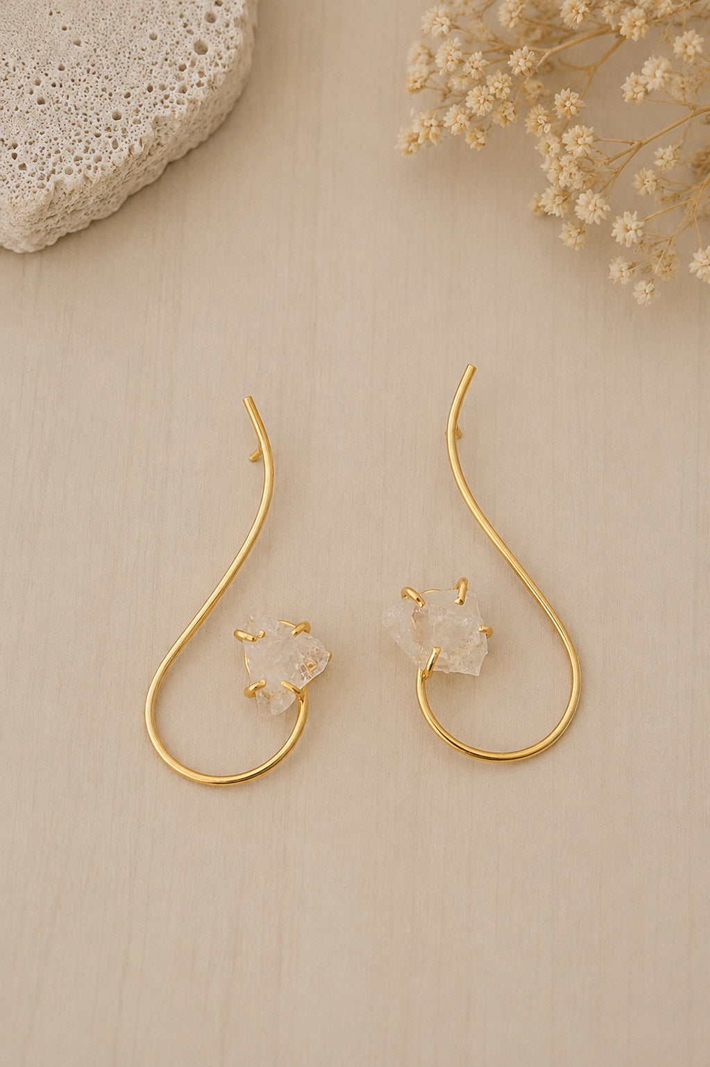 Moonmist Curve Earrings