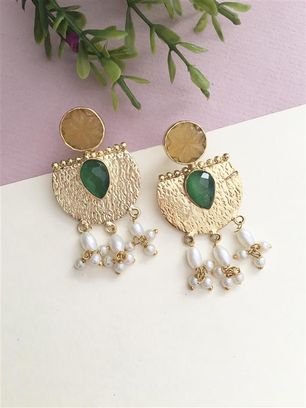 Noorie Glossy Stud Earring