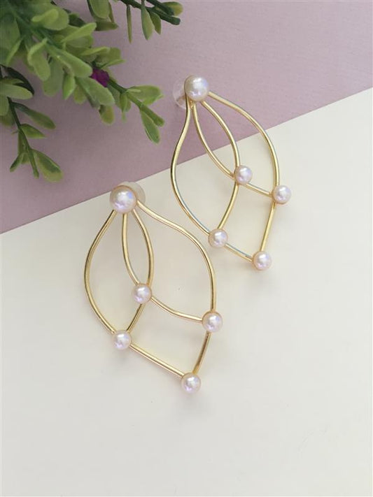 Leaf With Pearls Stud Earring