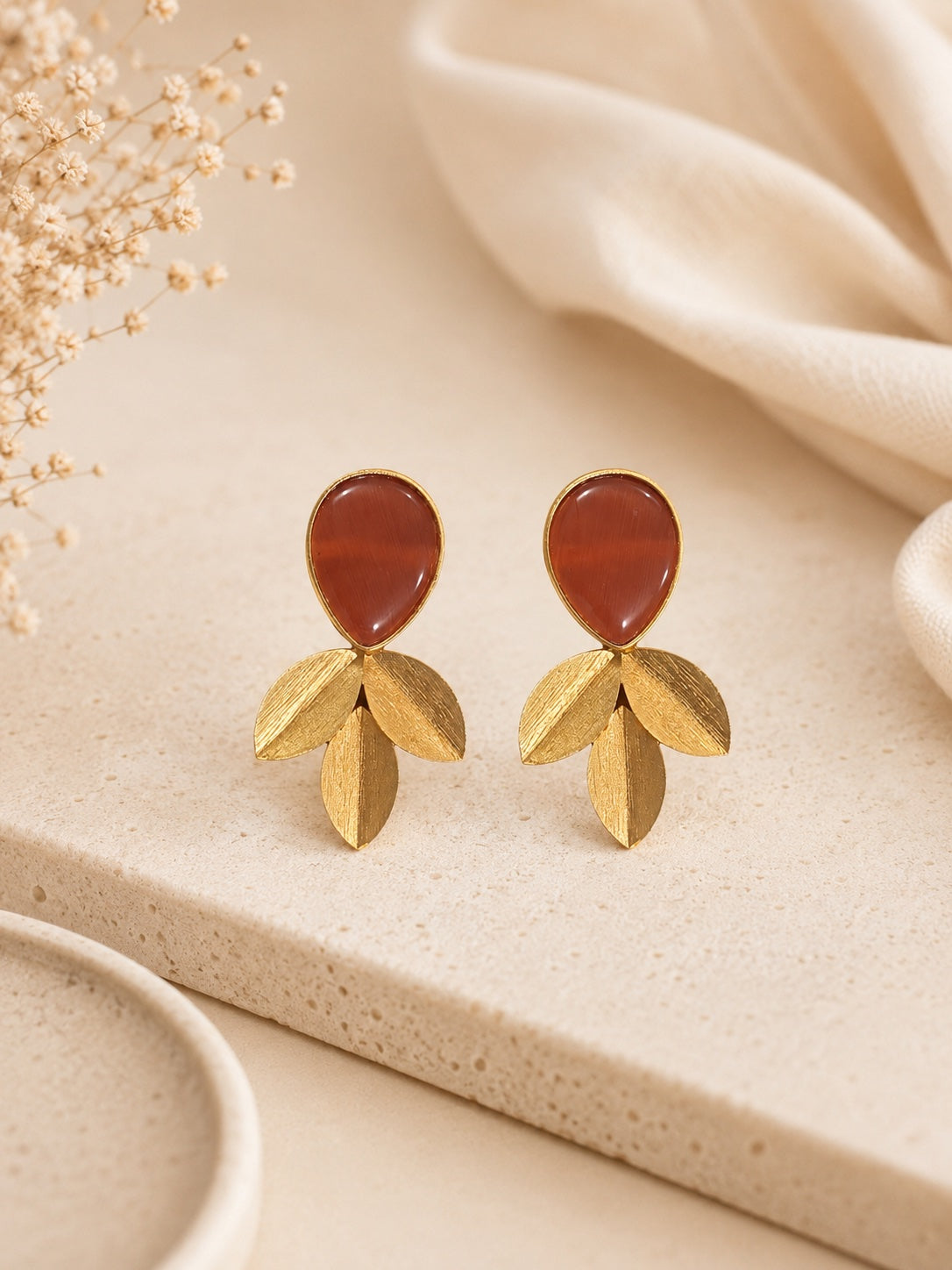 Leafdrop Stud Earrings