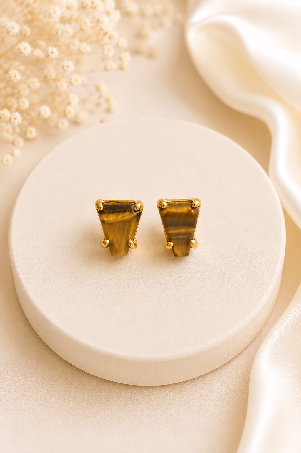 Aura Edge Stud Earrings