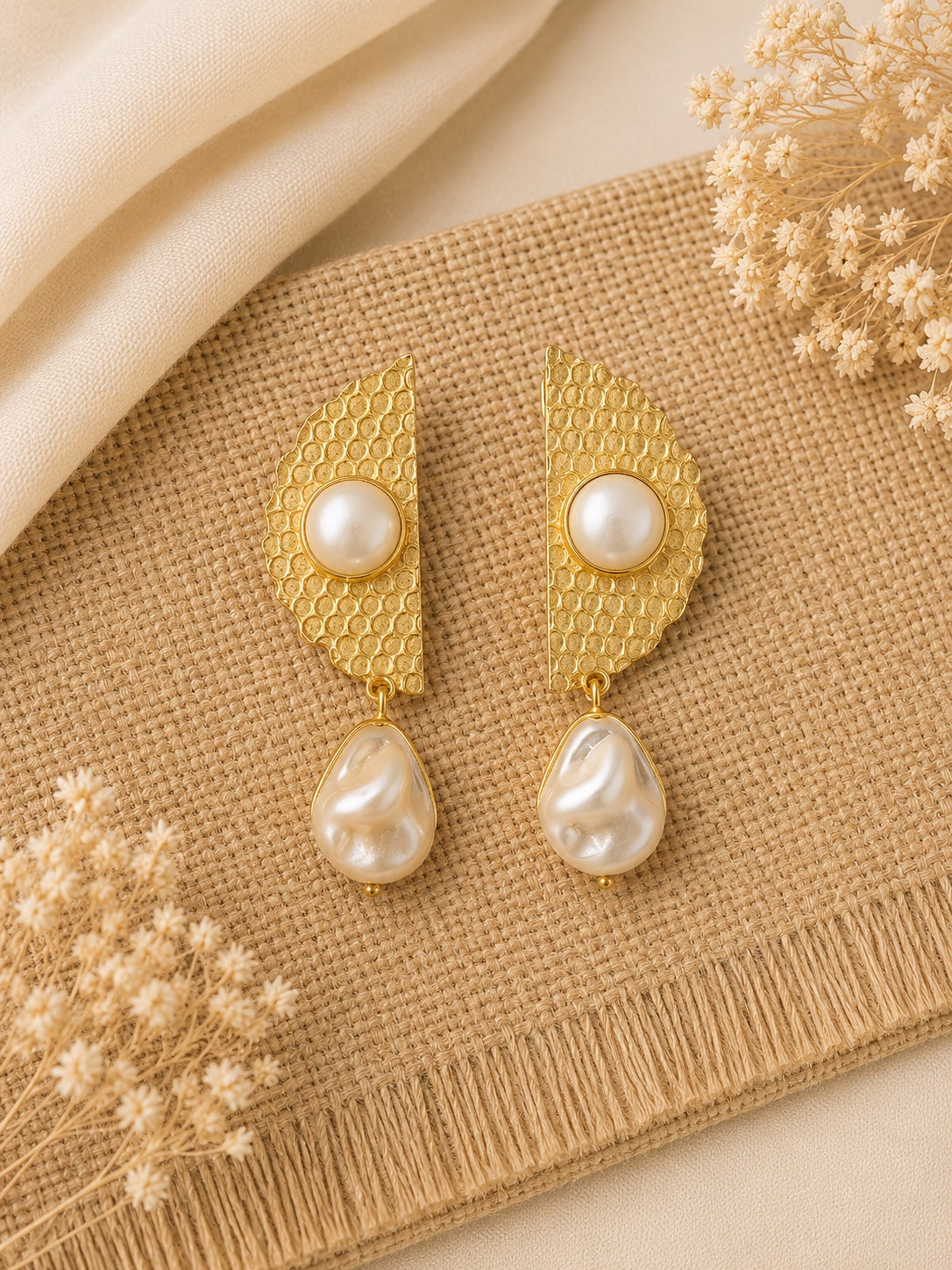 Siya Honeycomb Pearl Drop Earrings