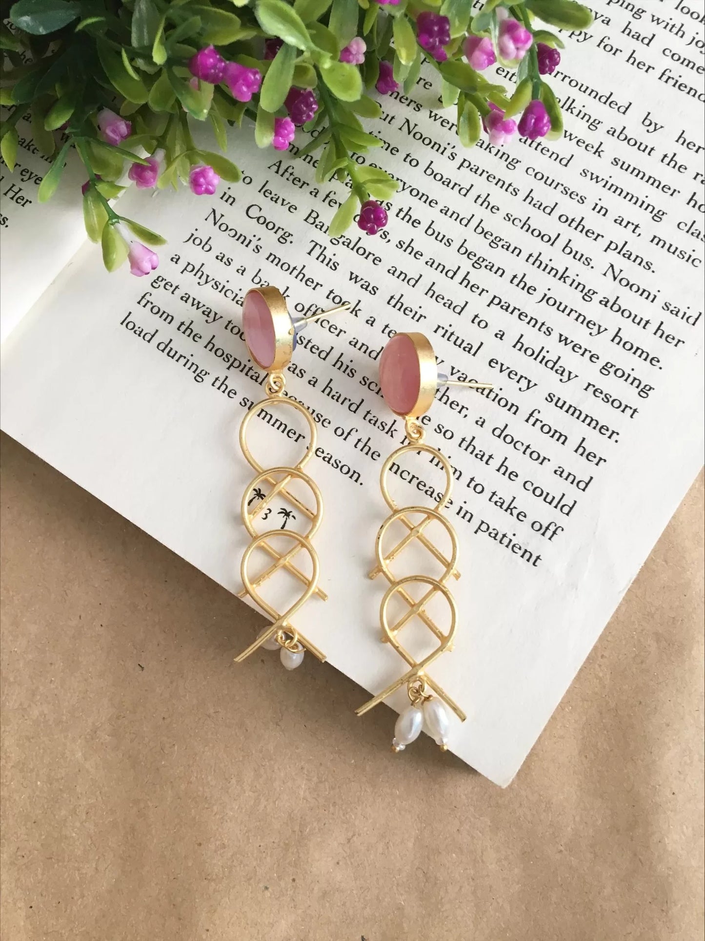 Ava Voguish Earring
