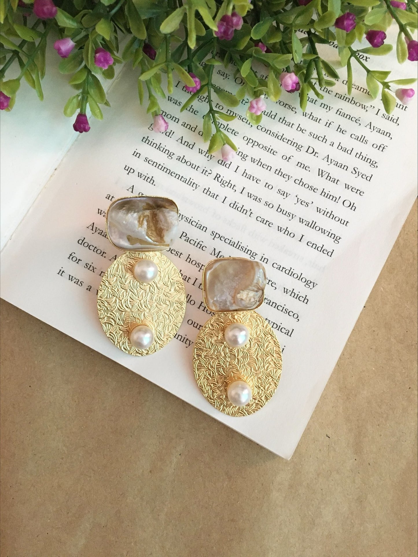 Orlo MOP Hammered Pearl Earrings