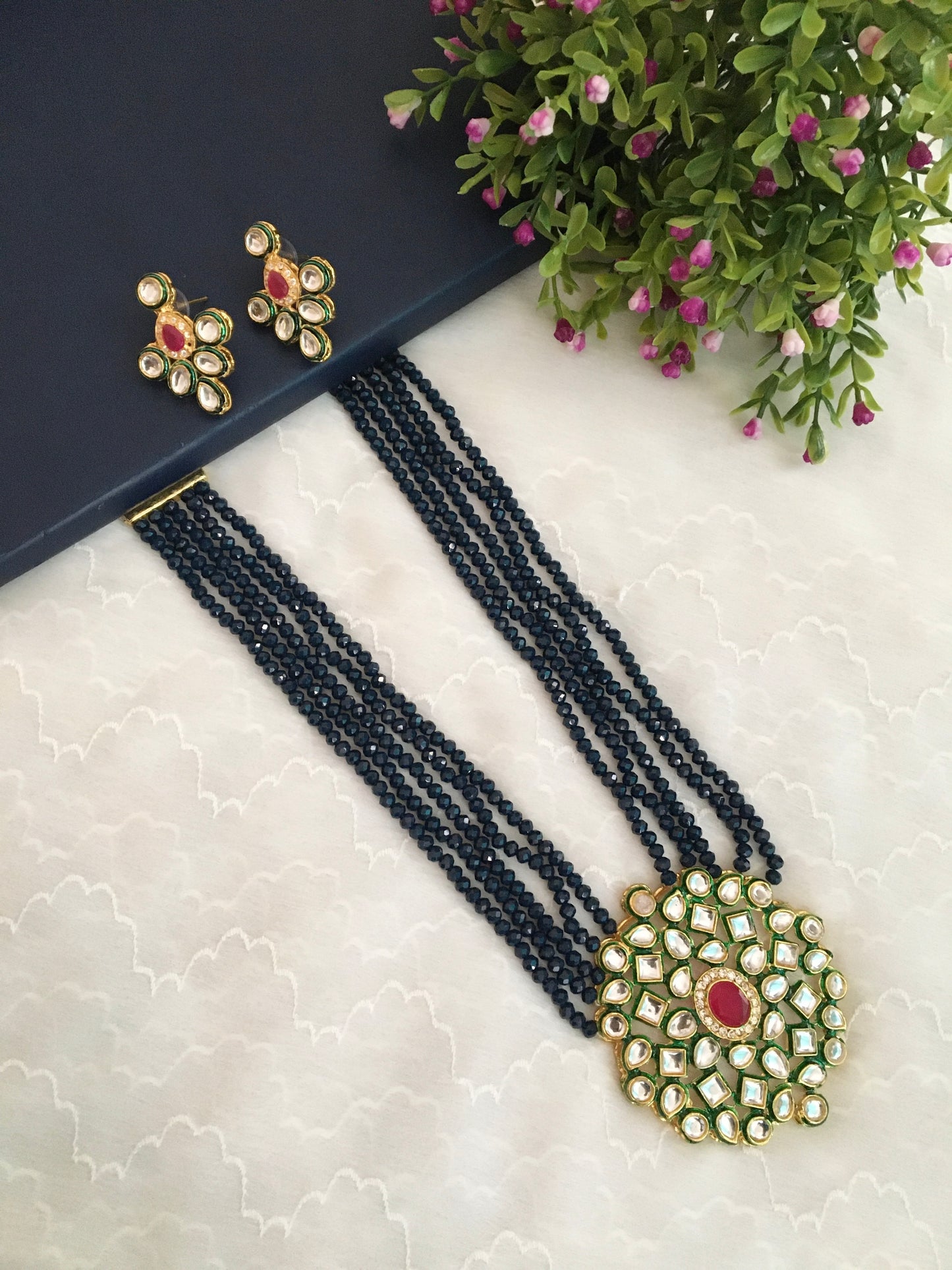 Dhriti Kundan Necklace Set