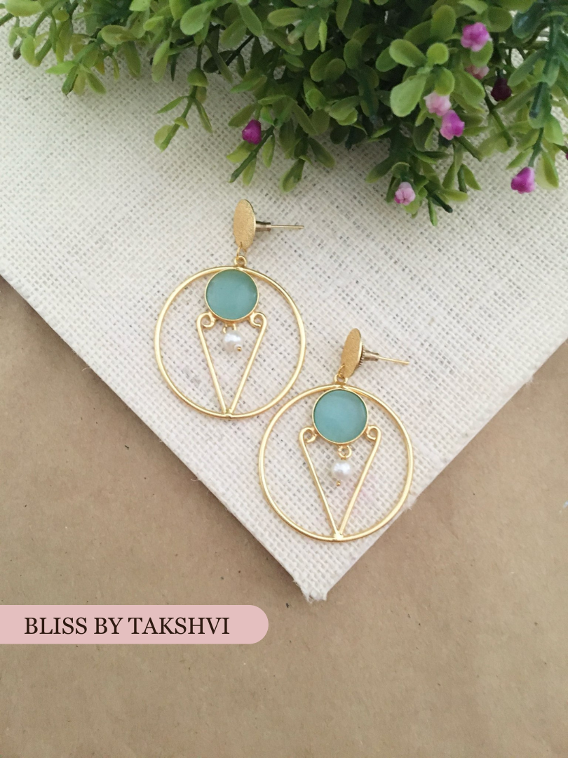 Ojal Single Stone Golden Rund Drop Earring