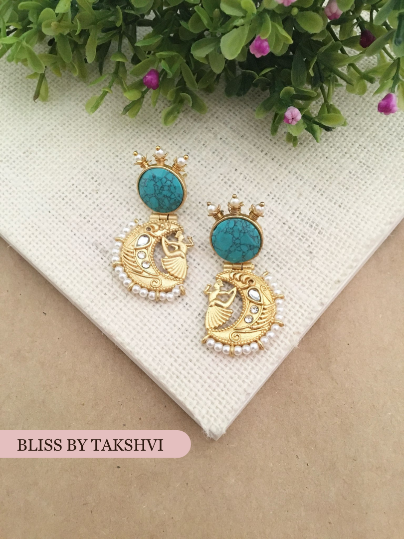 Hita Half Moon Earring