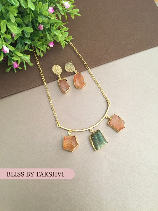 Golden Three Raw Stone Chain Pendant Set