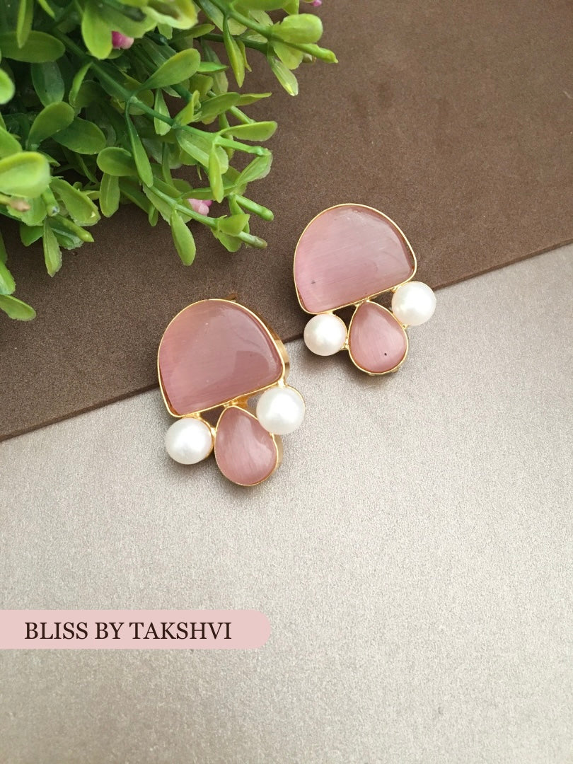 Sheeba Golden Textured Pearl Stud Earring