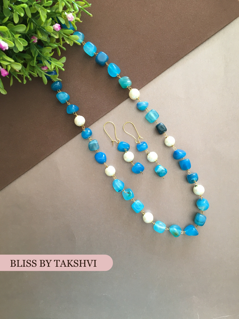 Glass Beads Multishade Mala With Earring