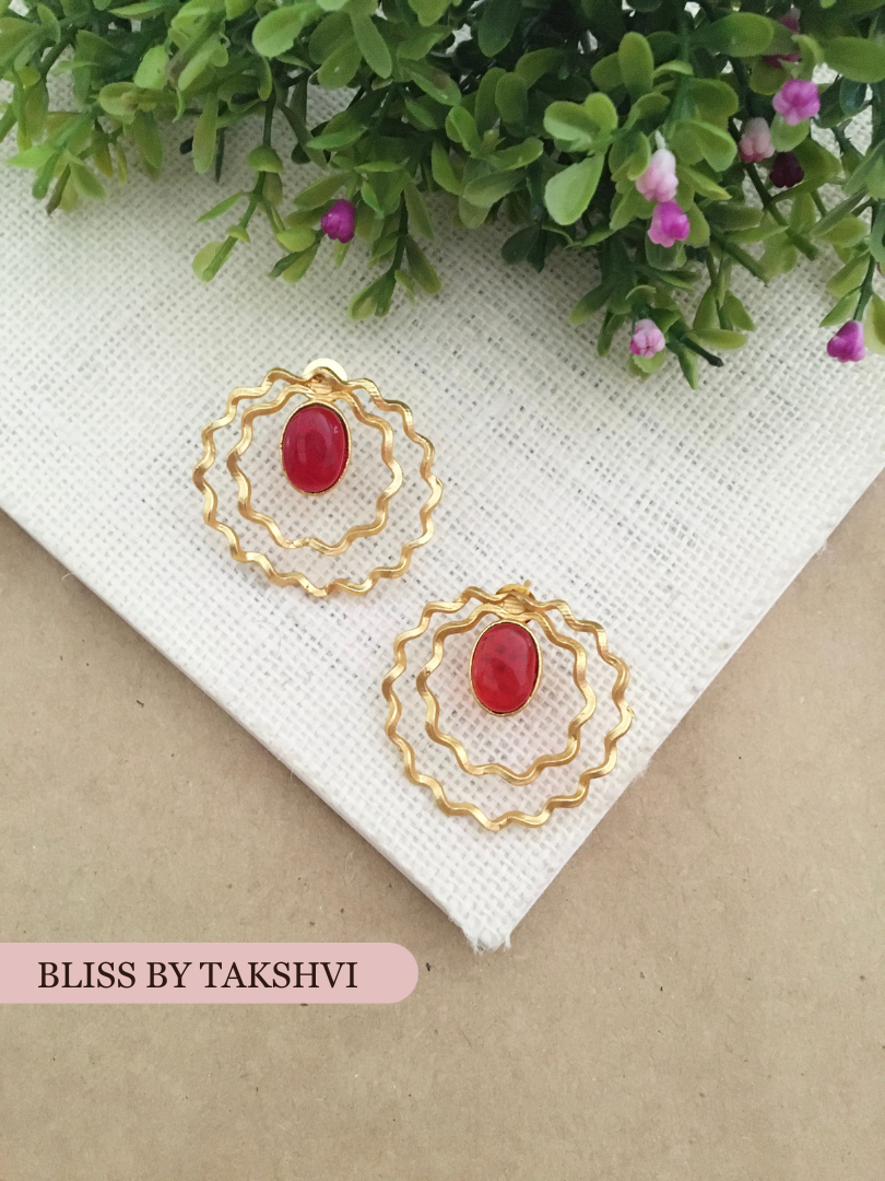 Rashi Wavy Round Stud Earring