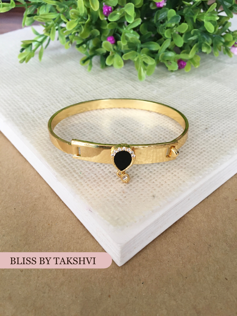 Deepshikha Golden Band Bracelet