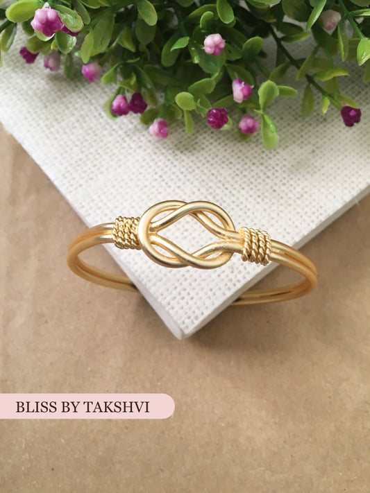 Mahima Infinity Openend Bracelet