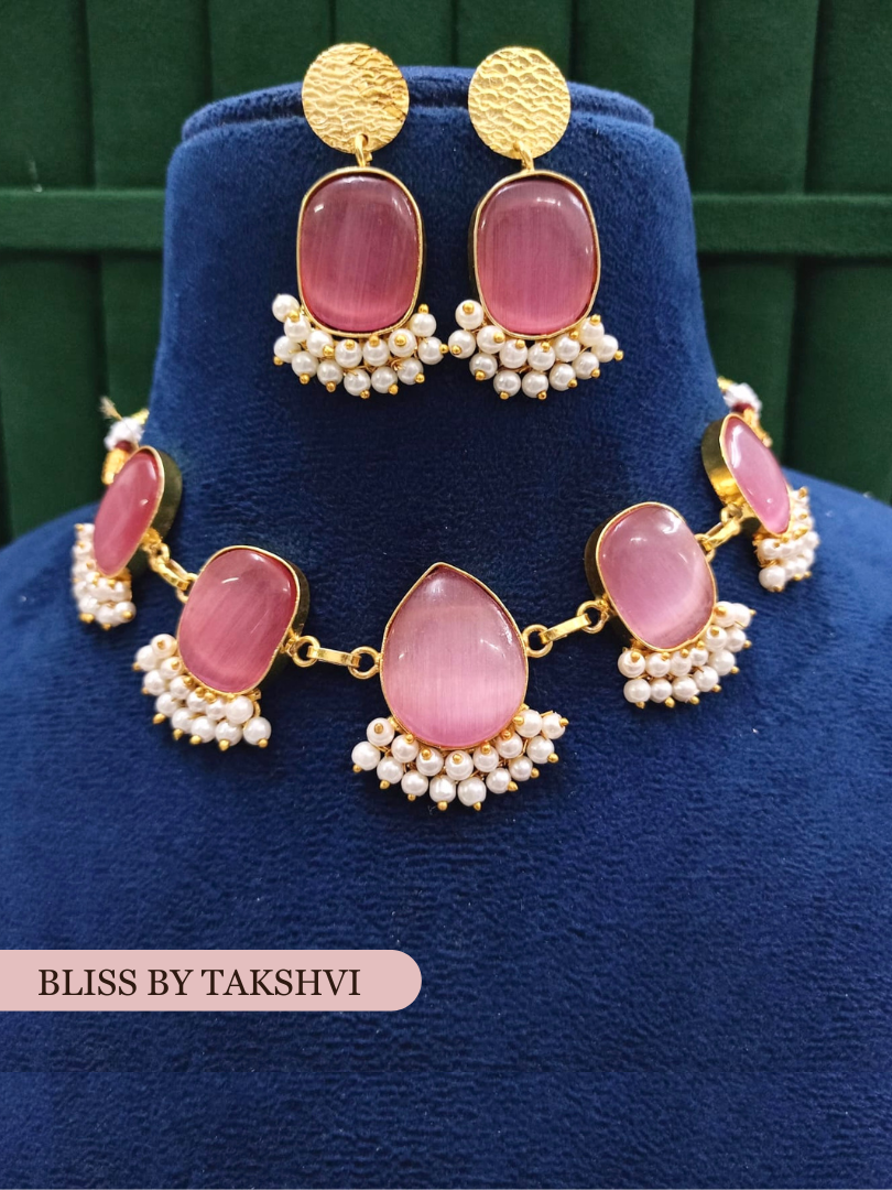 Apeksha Cluster Pearl Choker Set