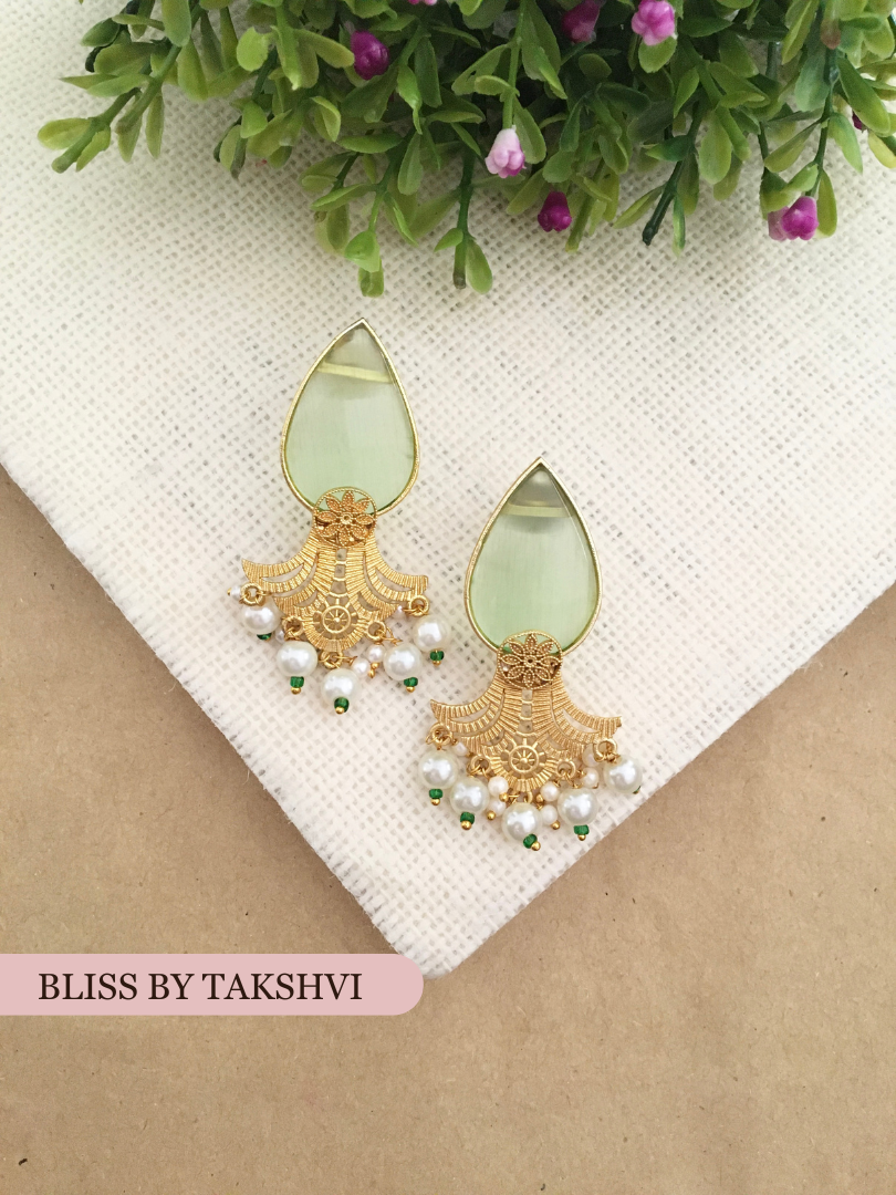 Afreen Contemporary Stud Earring