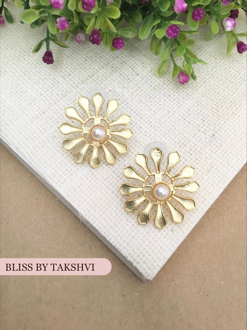 Kavish Flower Earring