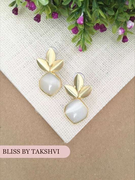 Amulya Glossy Stone Stud Earring