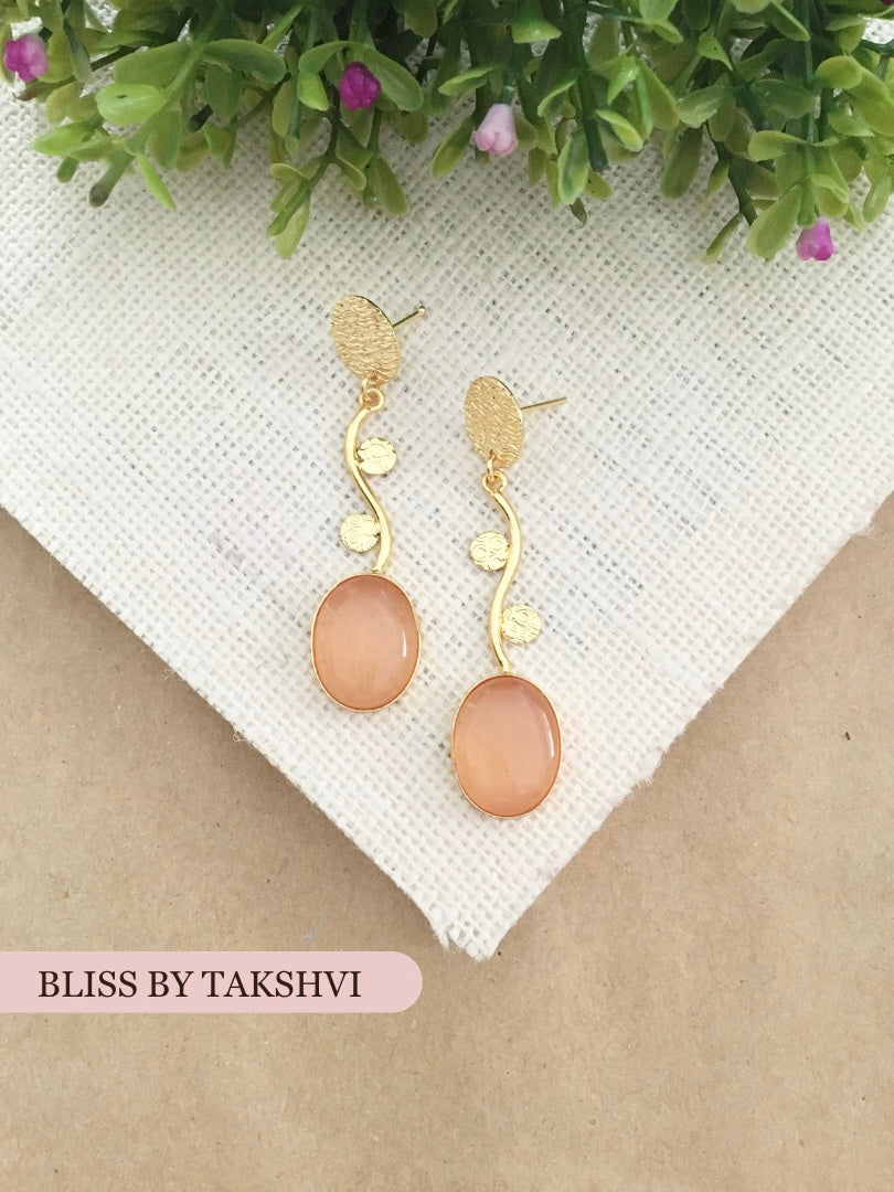 Bhavika Wavy Drop Earring