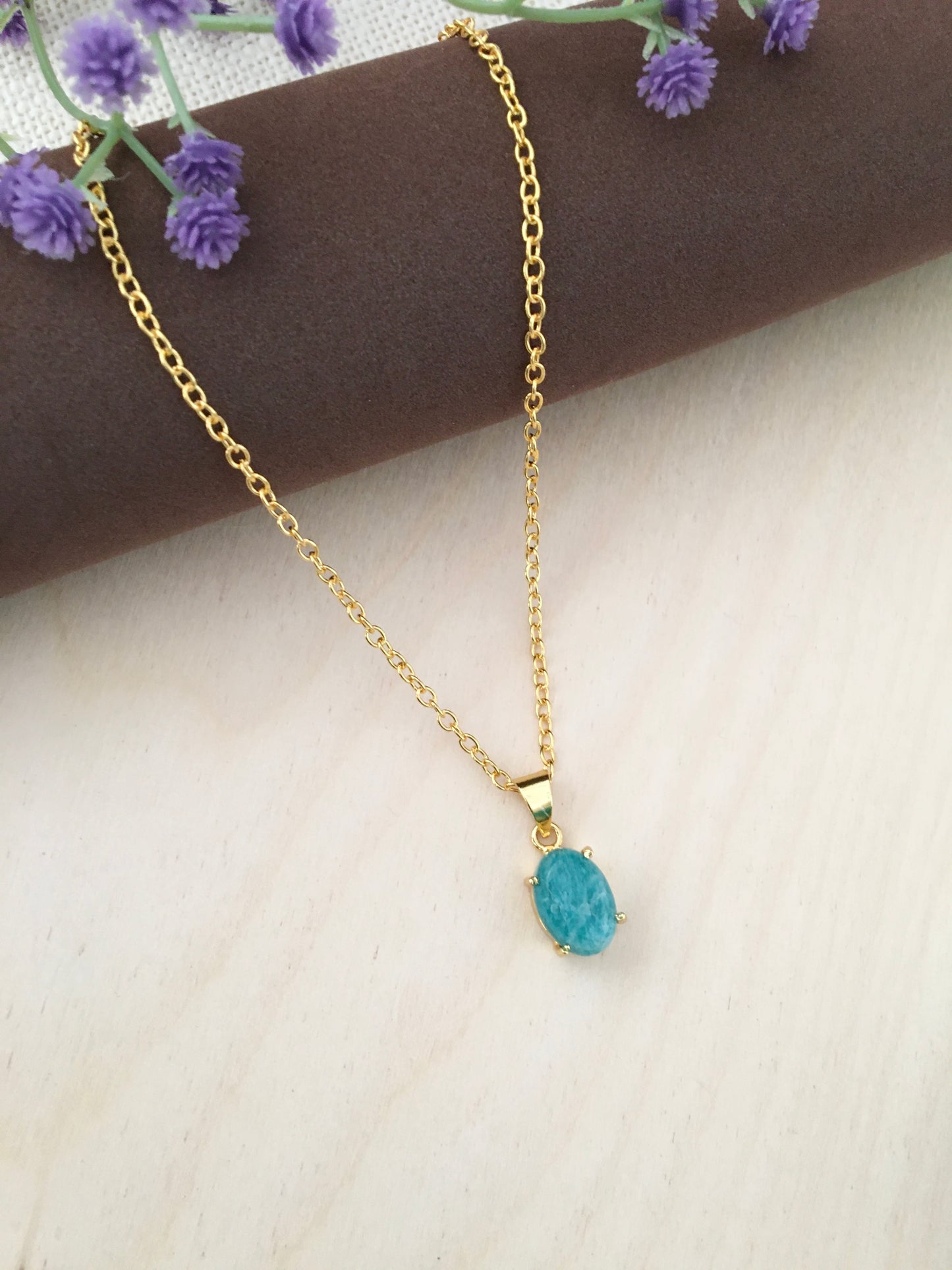 Oval Stone Pendant Necklace