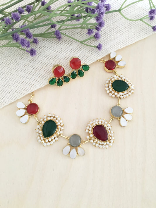 Festive Halo-Design Necklace Set