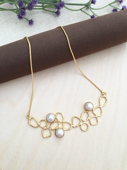 Artistic Pearl Cluster Statement Necklace