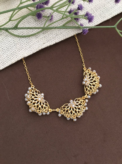 Gold Floral Pearl Necklace Set