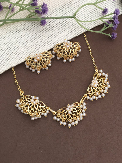 Gold Floral Pearl Necklace Set