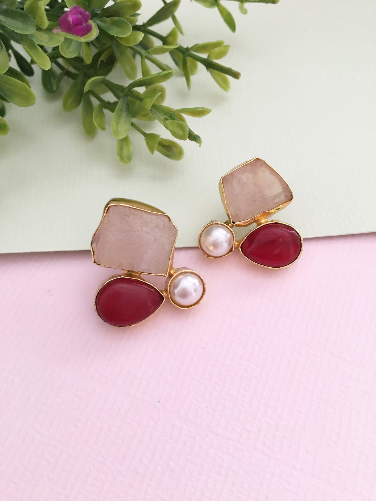 Suchita Rough Stone With Pearl Stud Earring