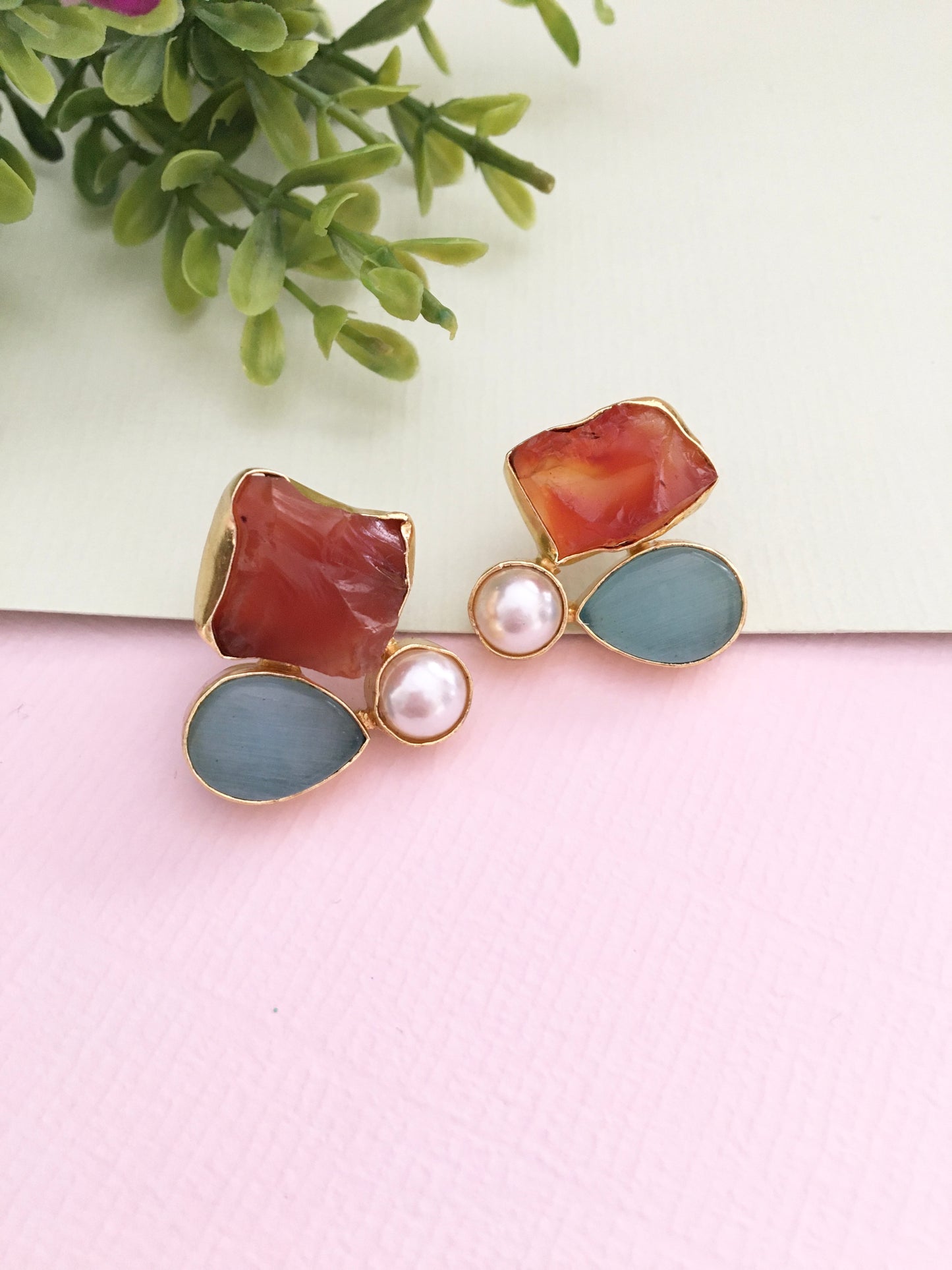 Suchita Rough Stone With Pearl Stud Earring