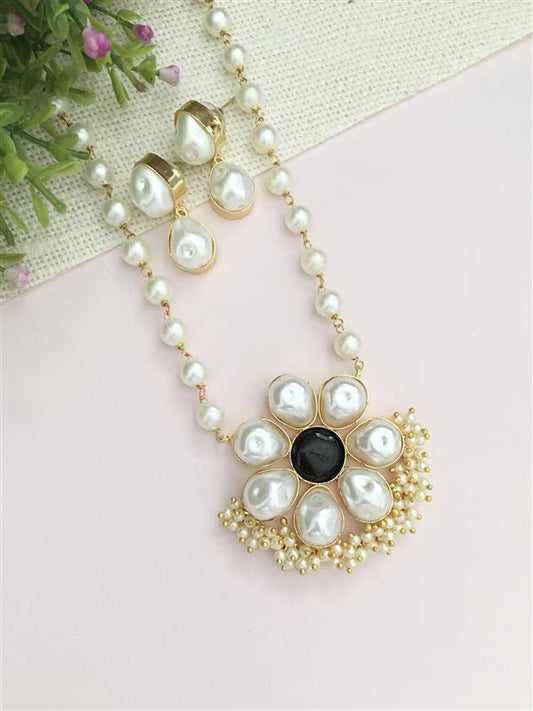 Tapasya Golden Chain with Pearl Pendant Set