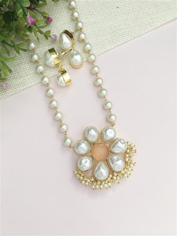 Tapasya Golden Chain with Pearl Pendant Set