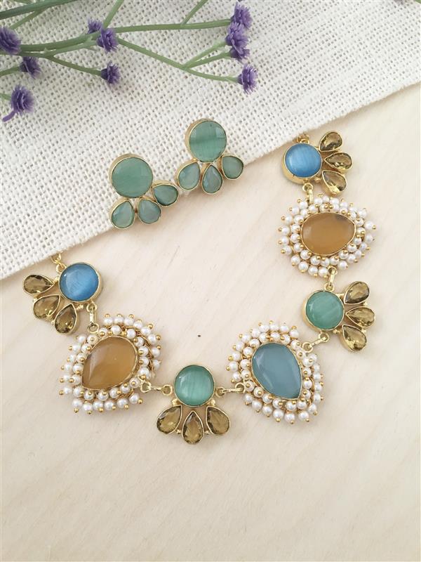 Festive Halo-Design Necklace Set