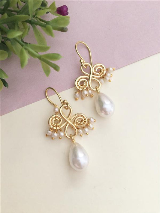 Golden Earring With Pearl Drop