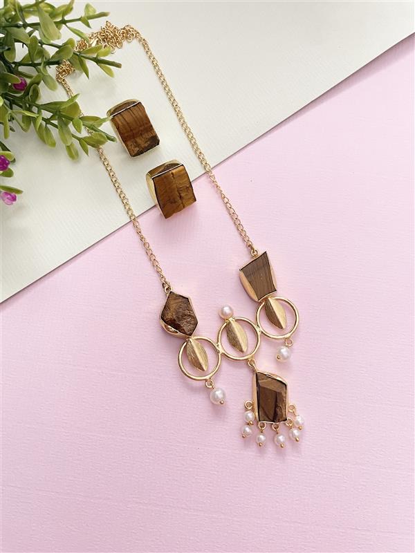 Urvashi Raw Stone Chain Pendant Set