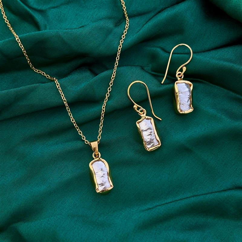 Aurora Baroque Pearl Set