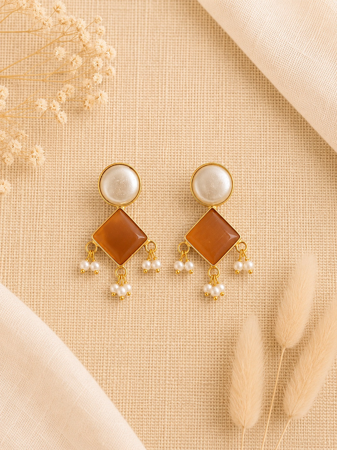 Madhu Drop Earrings