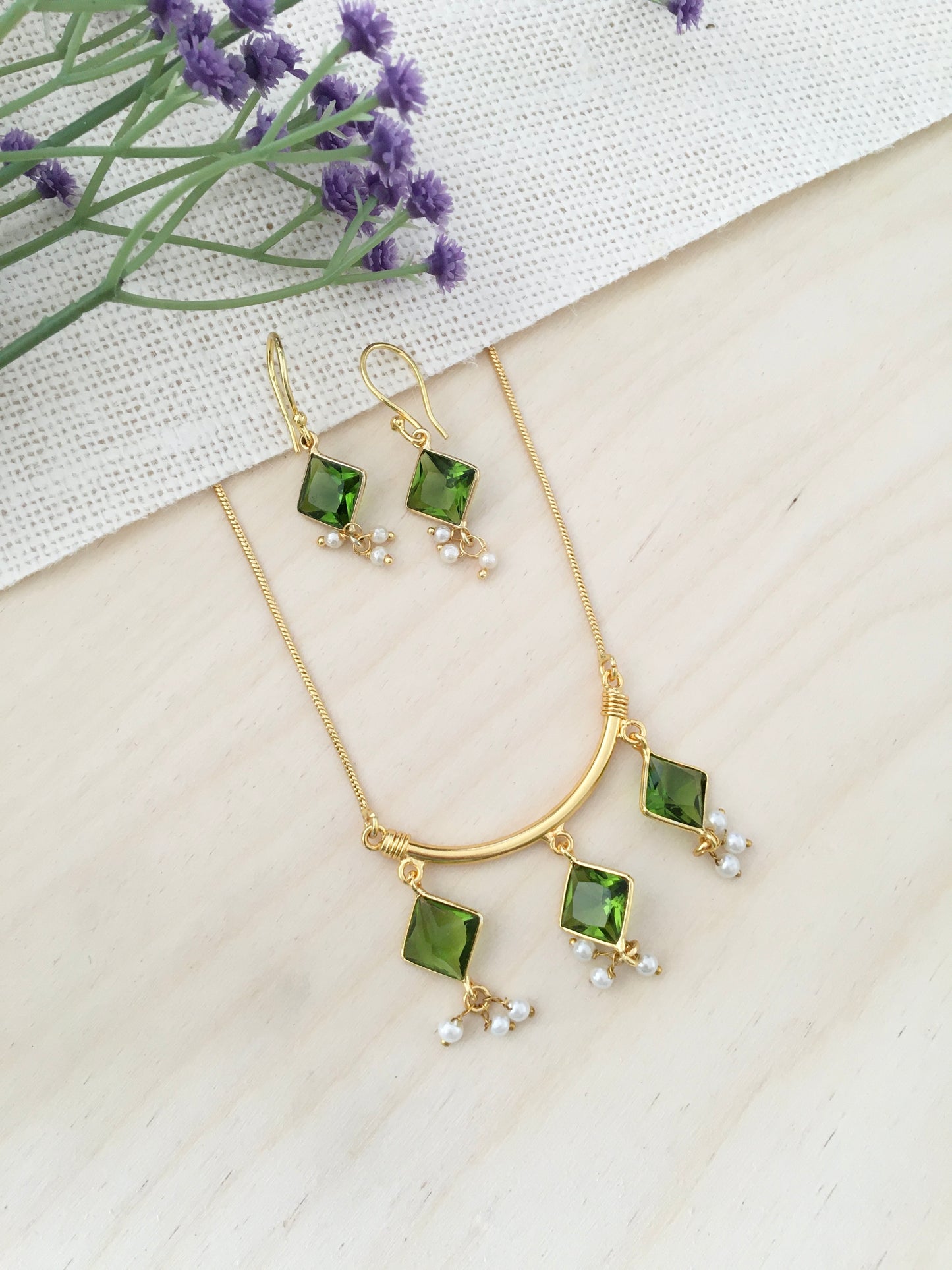 Emerald Charm Jewelry Set