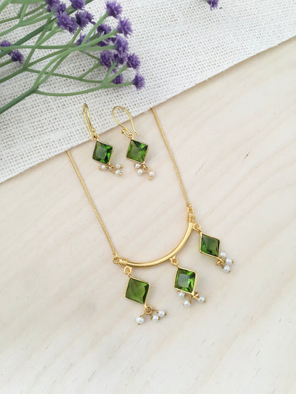 Emerald Charm Jewelry Set