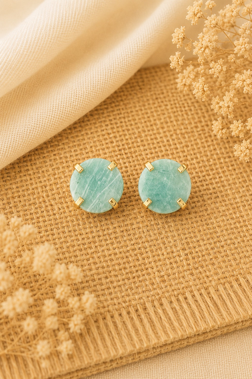 Nira Stud Earrings