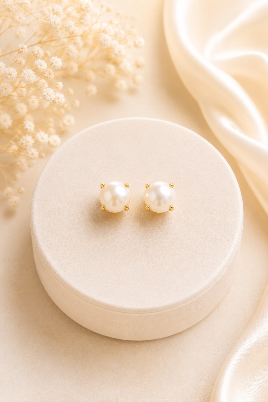 Pearlique Stud Earrings