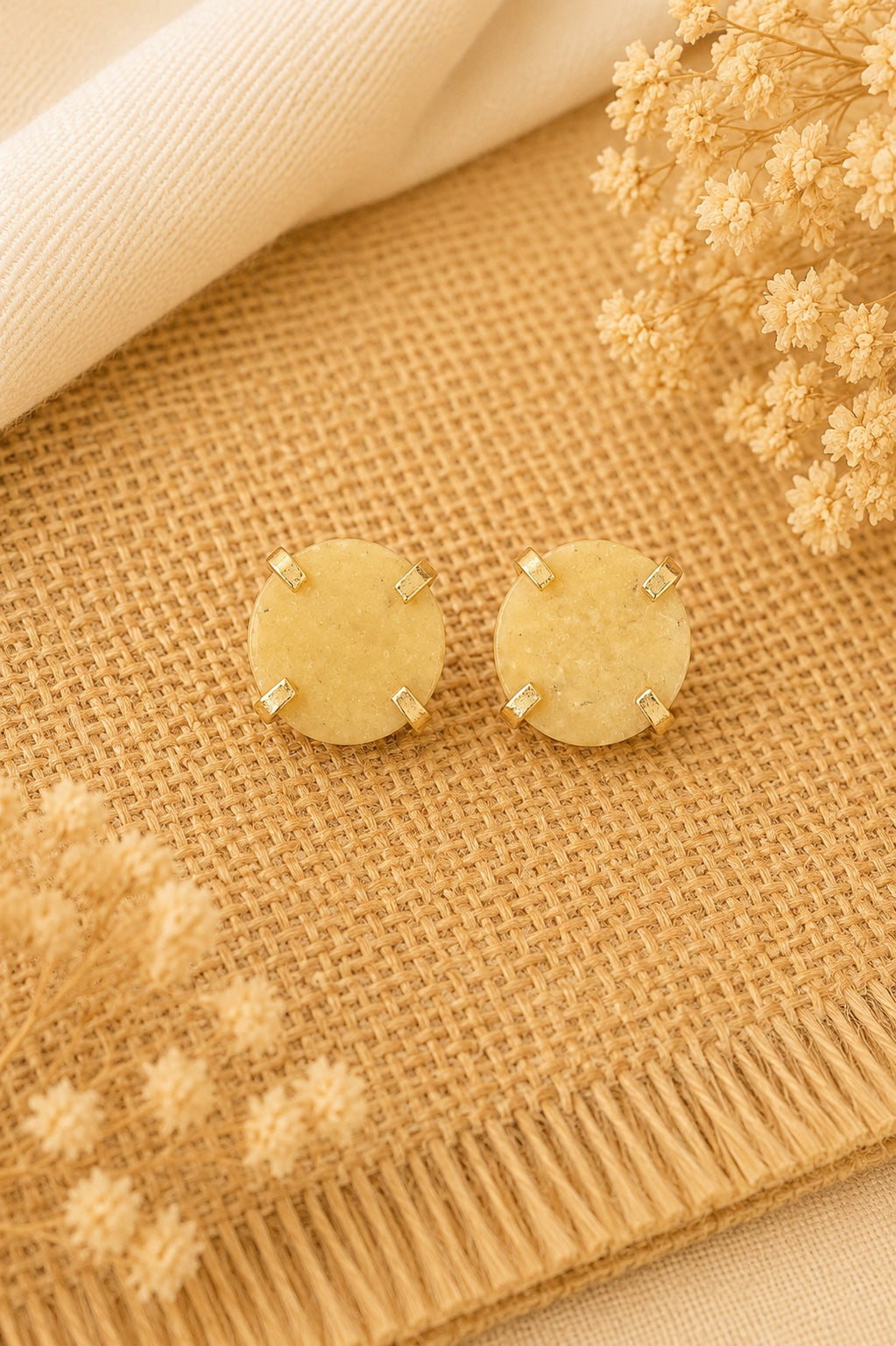 Sunehri Stud Earrings