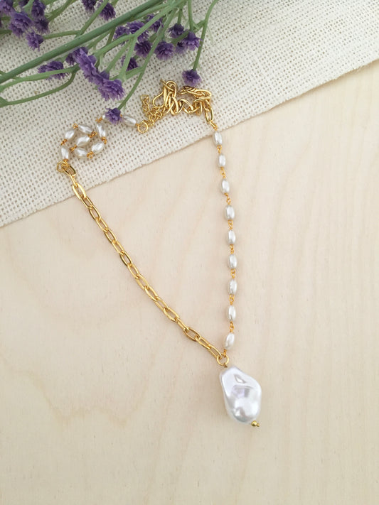 Pearl & Gold Asymmetric  Necklace