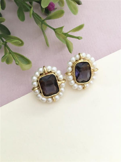 Glass Stone with Pearl Border Stud Earring
