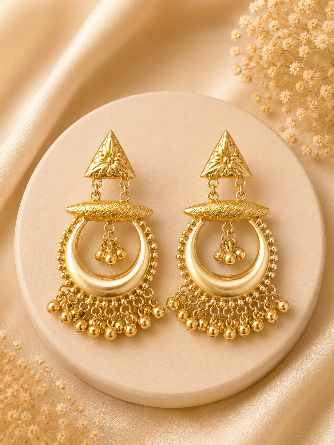 Vihana Chandbali Earrings